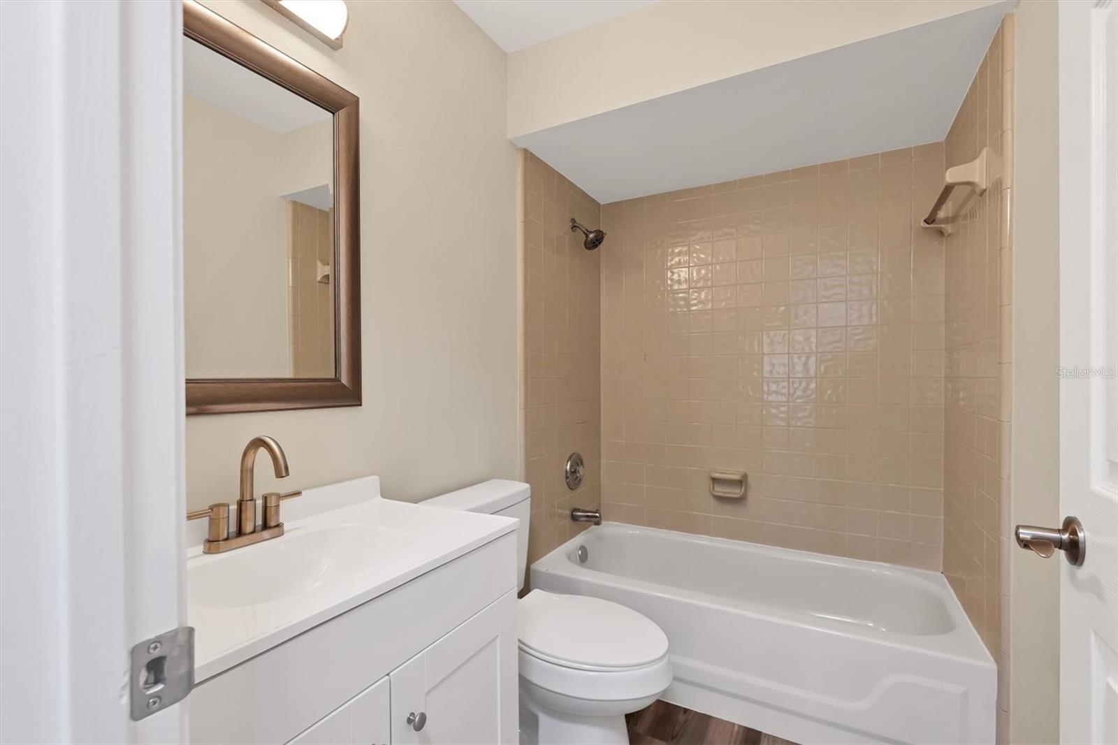 Image 20 of 34 For 3703 43rd Avenue W