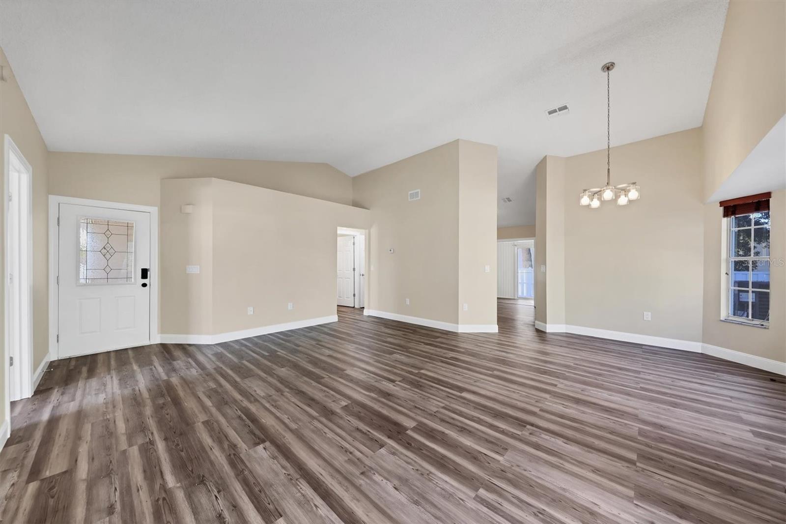 Image 4 of 34 For 3703 43rd Avenue W