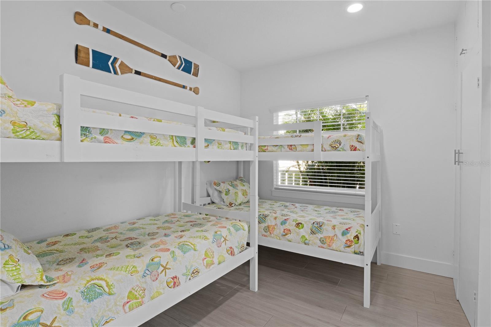 Image 21 of 51 For 307 Spring Avenue