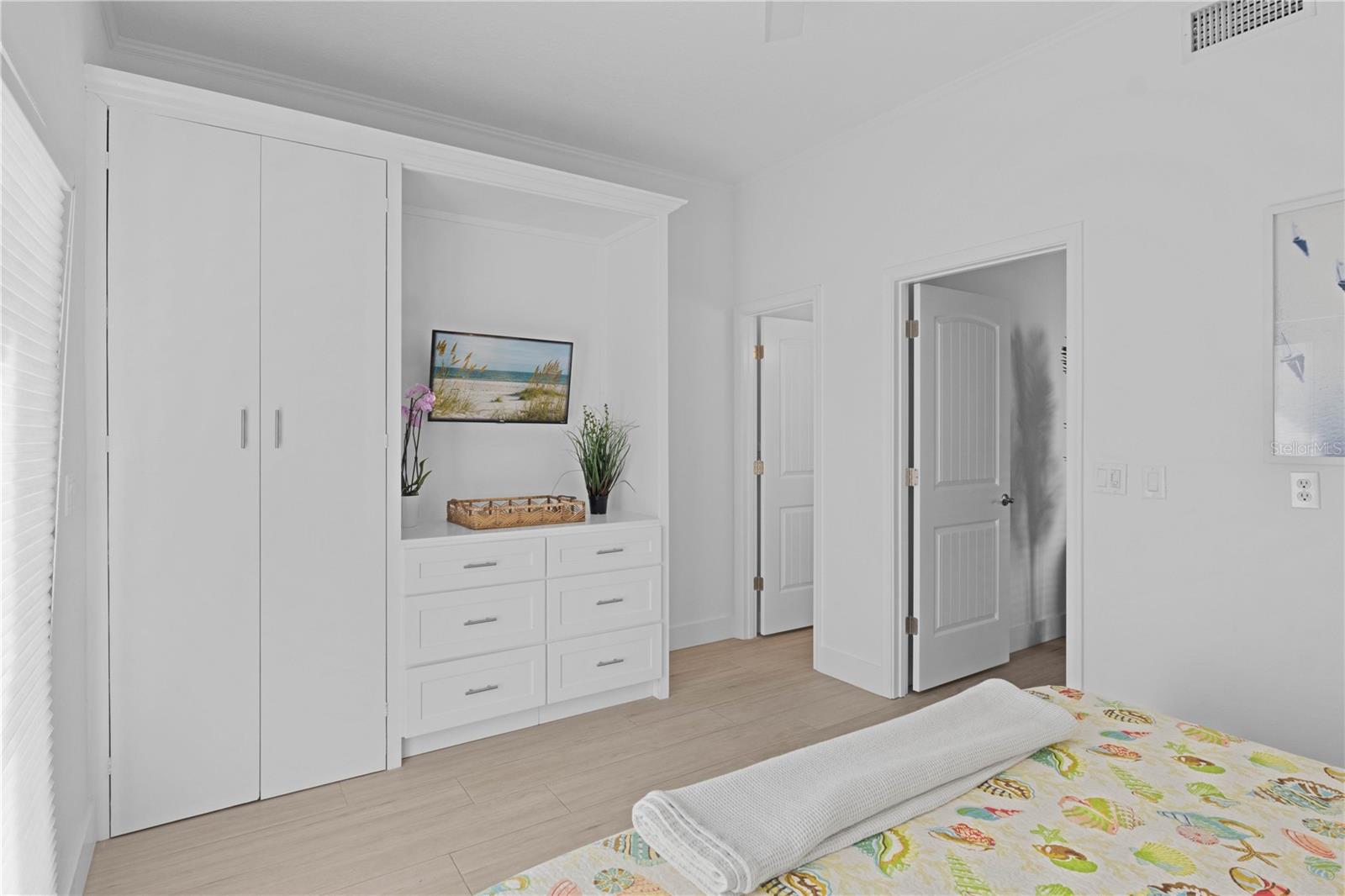 Image 22 of 51 For 307 Spring Avenue