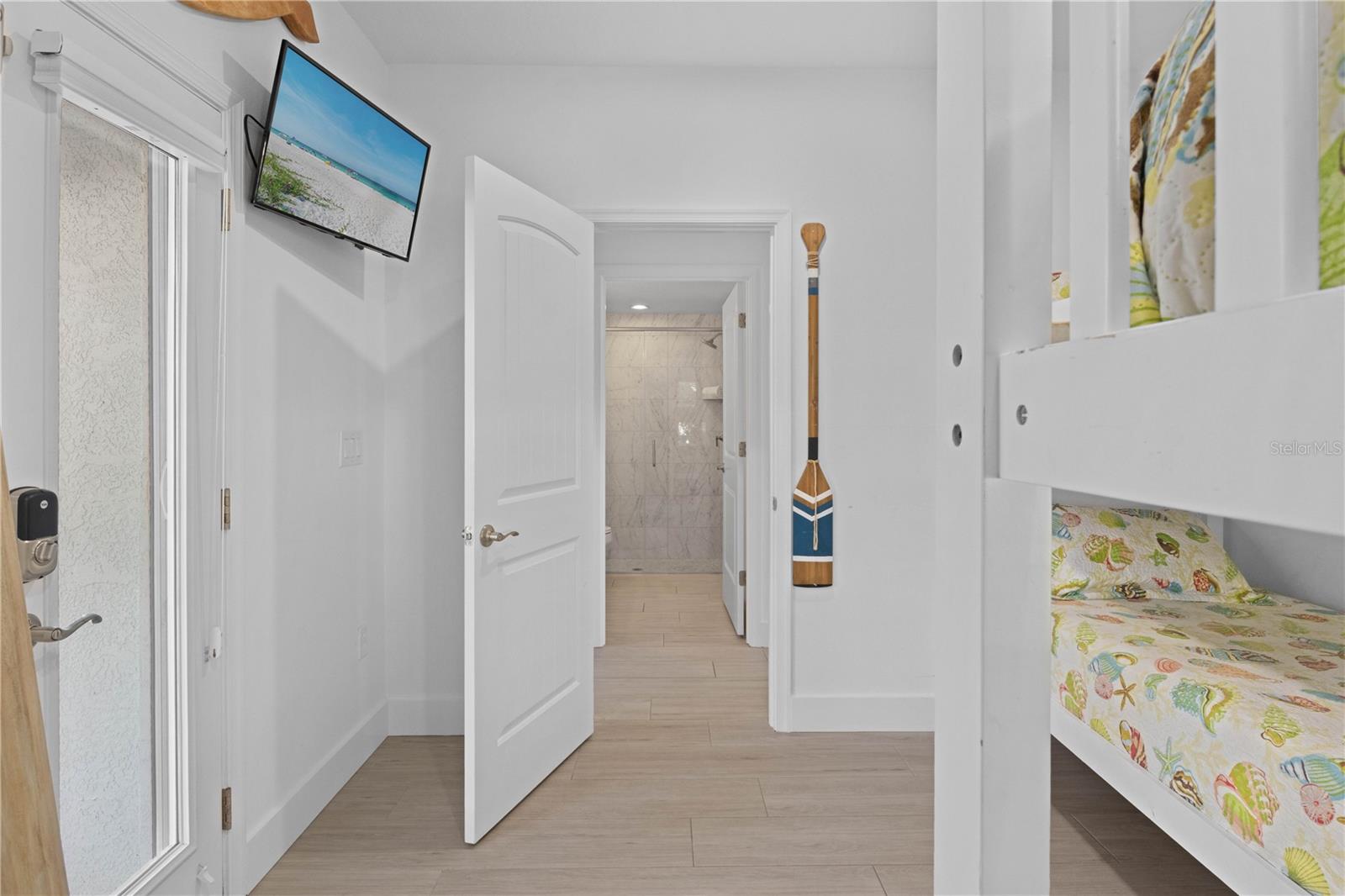 Image 23 of 51 For 307 Spring Avenue