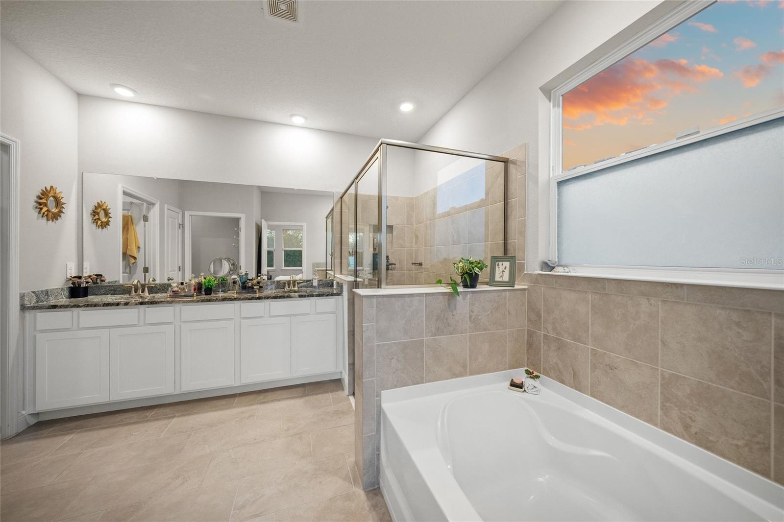 Image 23 of 50 For 17571 Cantarina Cove