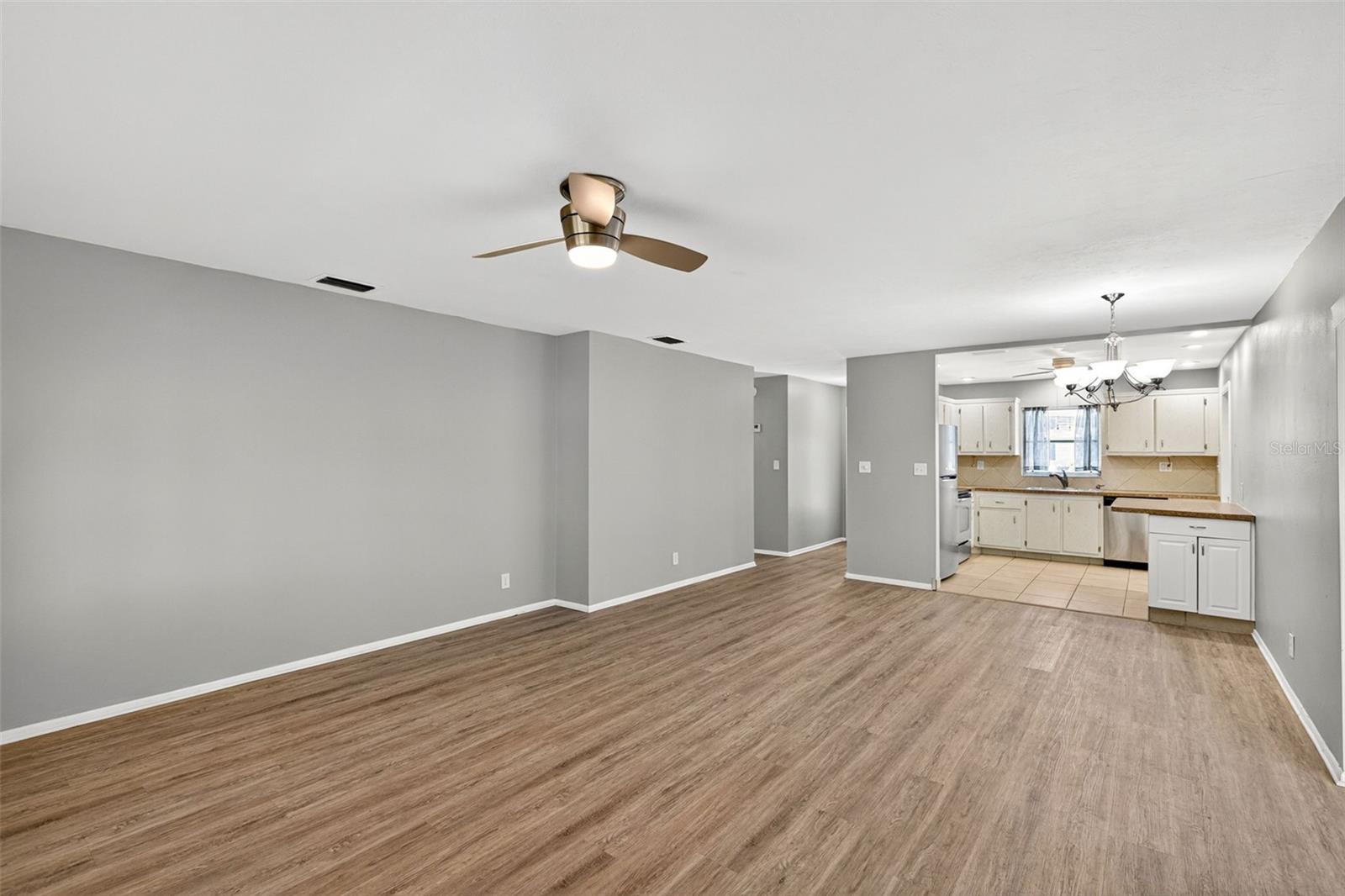 Image 12 of 33 For 536 Pangola Drive