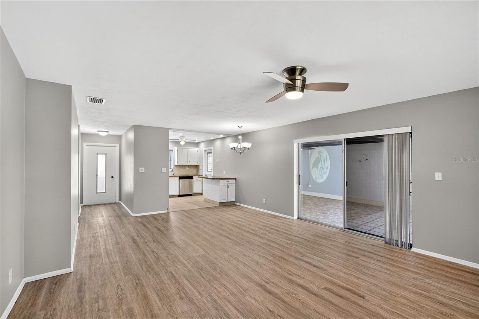 Image 13 of 33 For 536 Pangola Drive