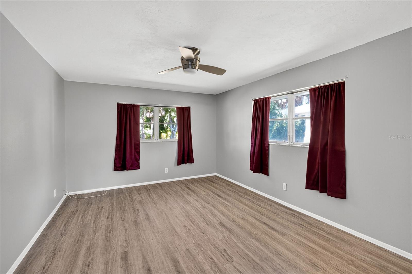 Image 17 of 33 For 536 Pangola Drive