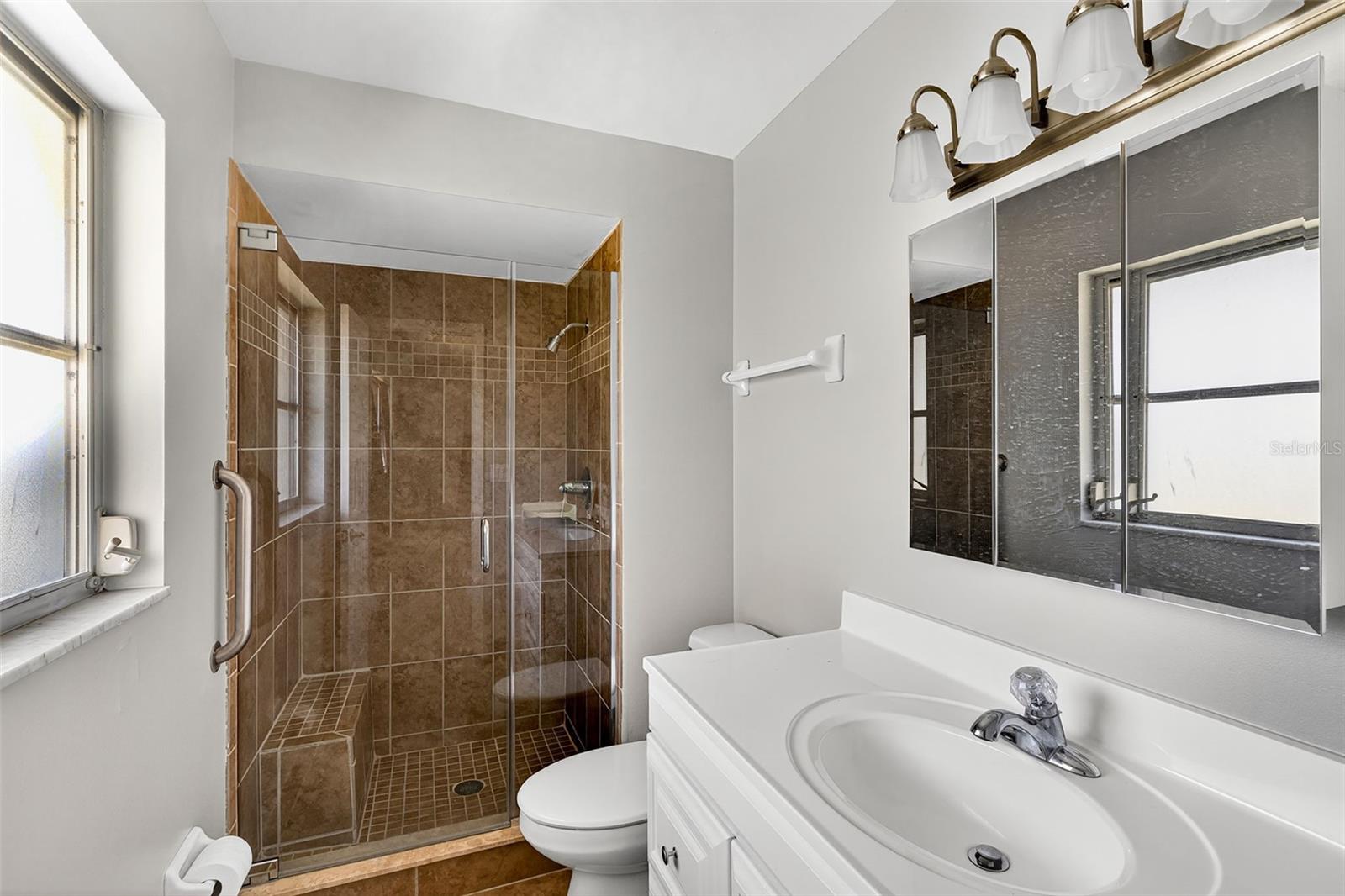 Image 20 of 33 For 536 Pangola Drive