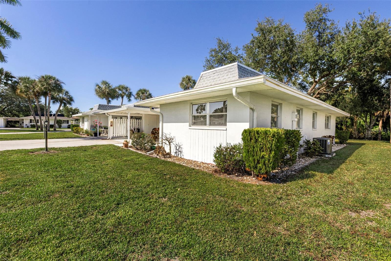 Image 26 of 33 For 536 Pangola Drive