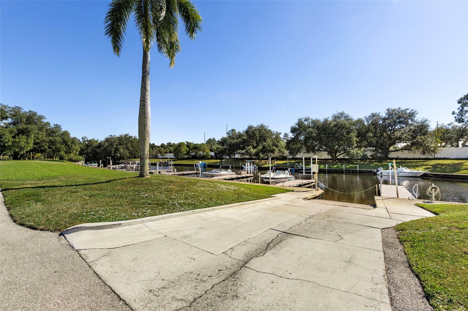 Image 29 of 33 For 536 Pangola Drive