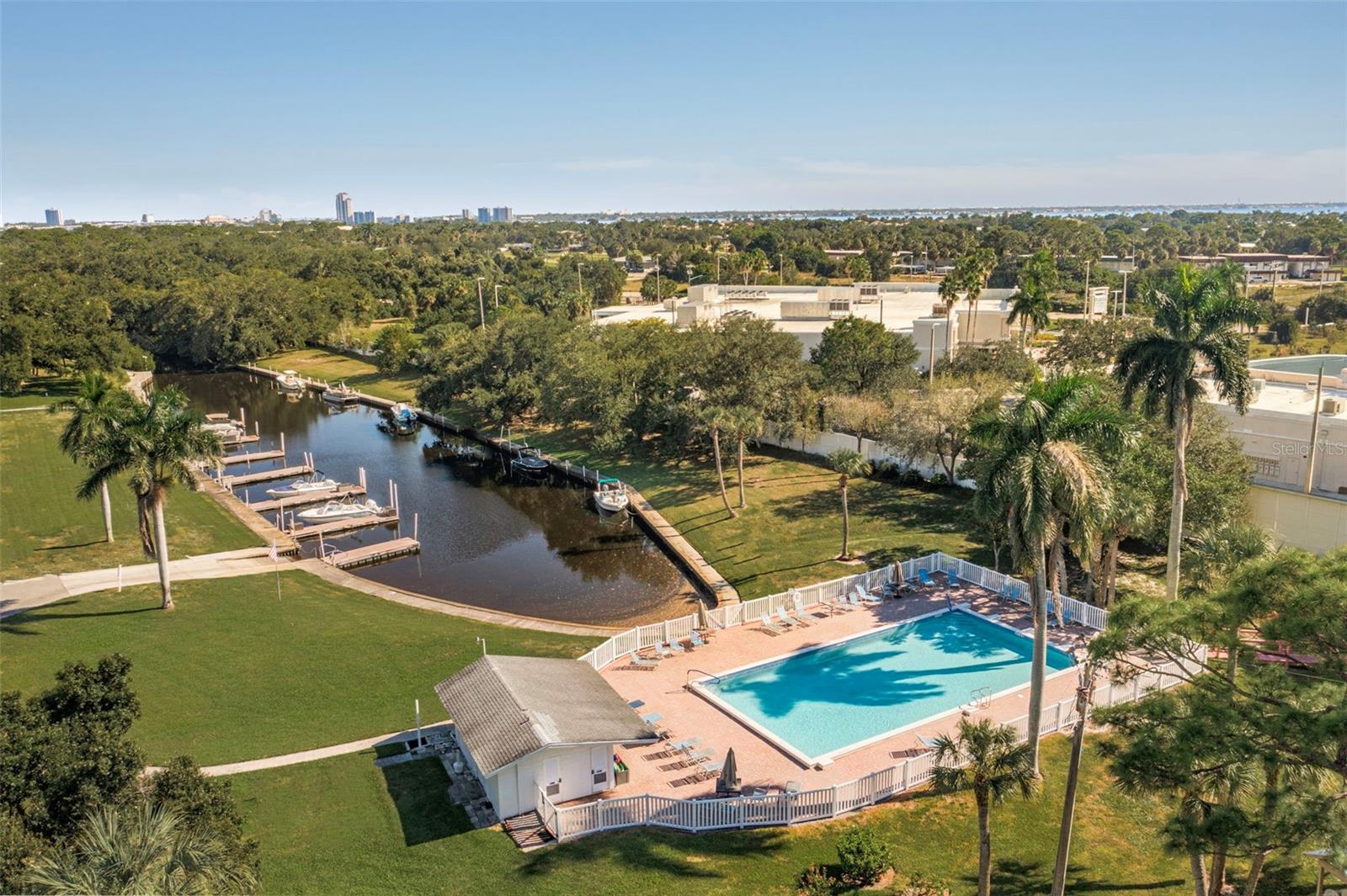 Image 5 of 33 For 536 Pangola Drive