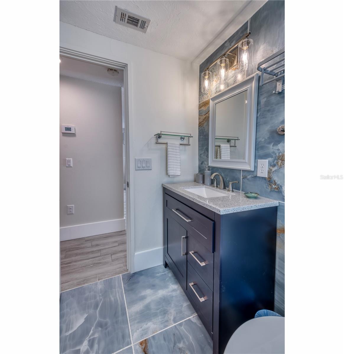 Image 10 of 49 For 3604 Gulf Drive A And B