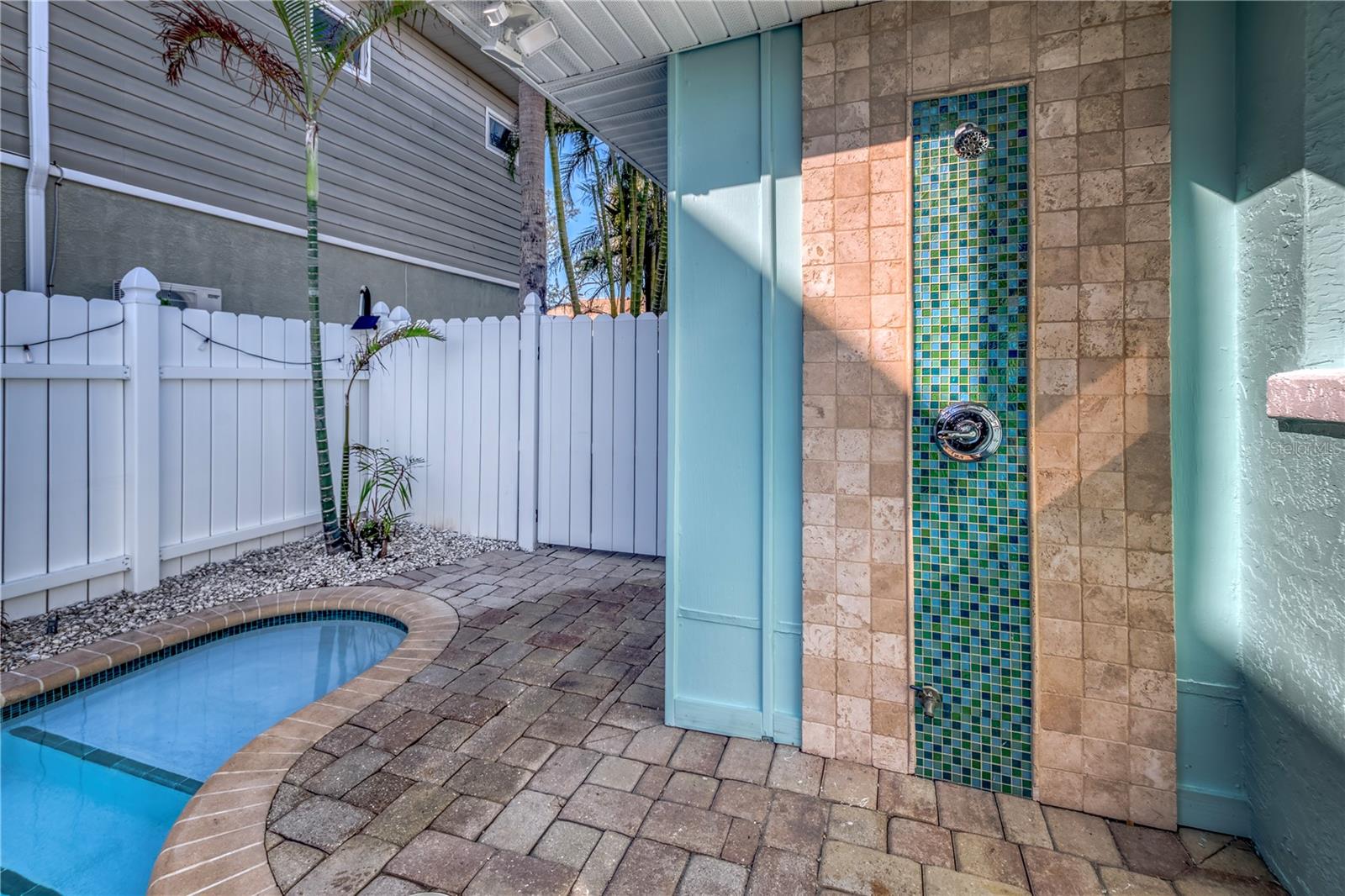 Image 32 of 49 For 3604 Gulf Drive A And B