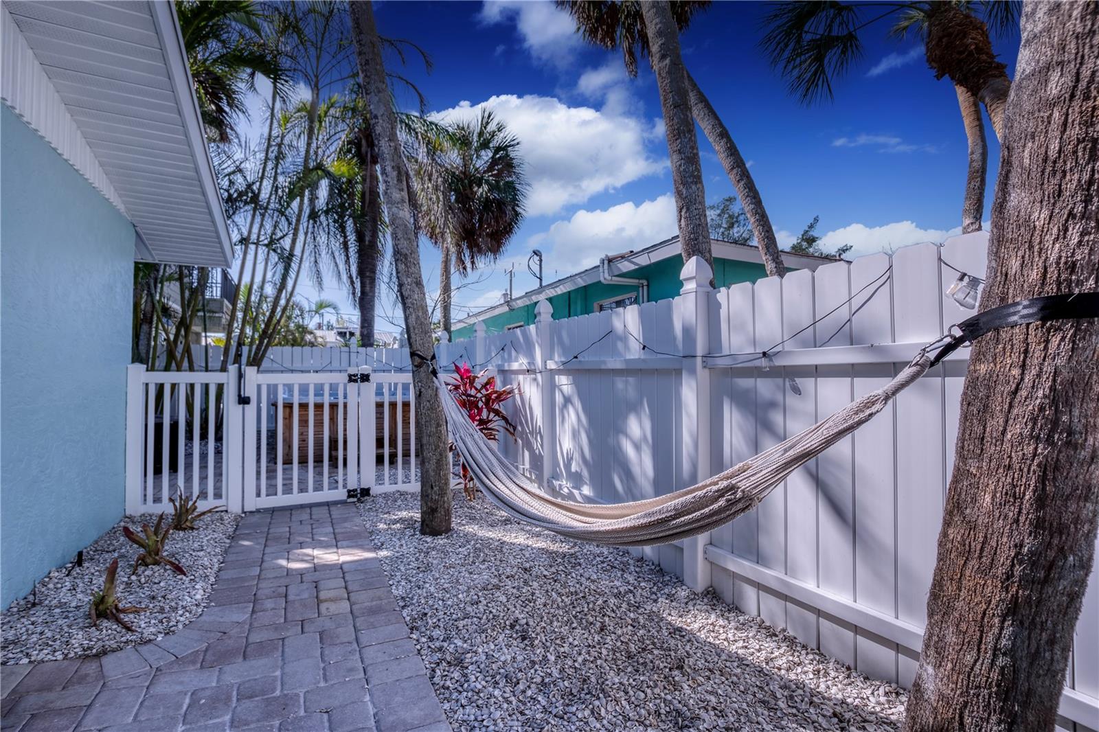 Image 37 of 49 For 3604 Gulf Drive A And B