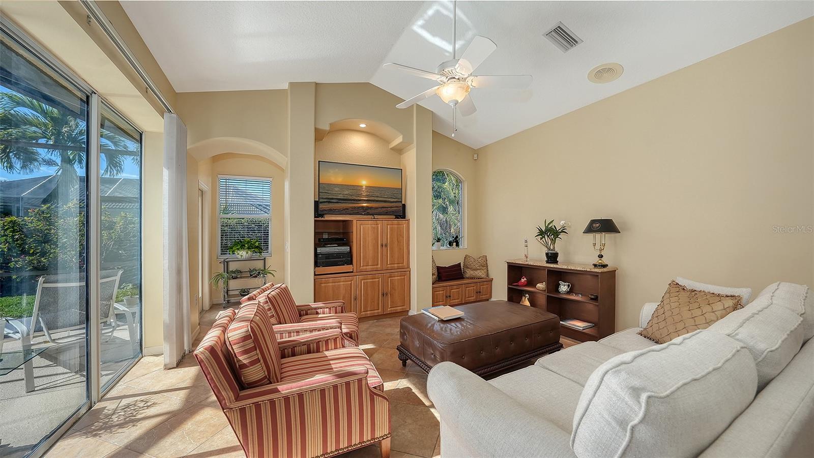 Image 21 of 52 For 8544 Park Shore Lane