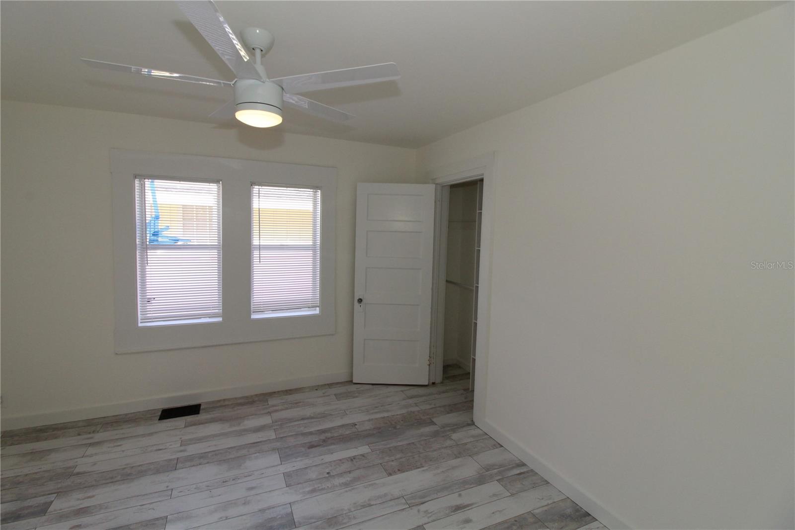 Image 14 of 29 For 5235 Calle De Costa Rica