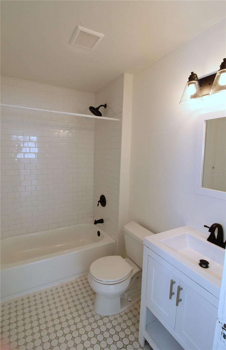 Image 16 of 29 For 5235 Calle De Costa Rica