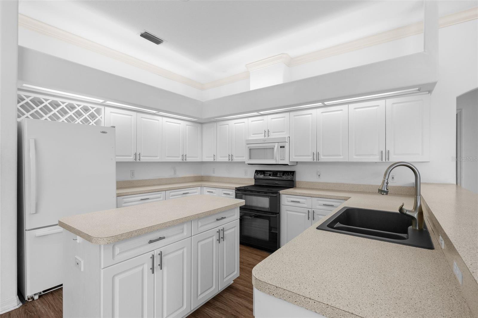 Image 20 of 73 For 11105 28th Street Circle E