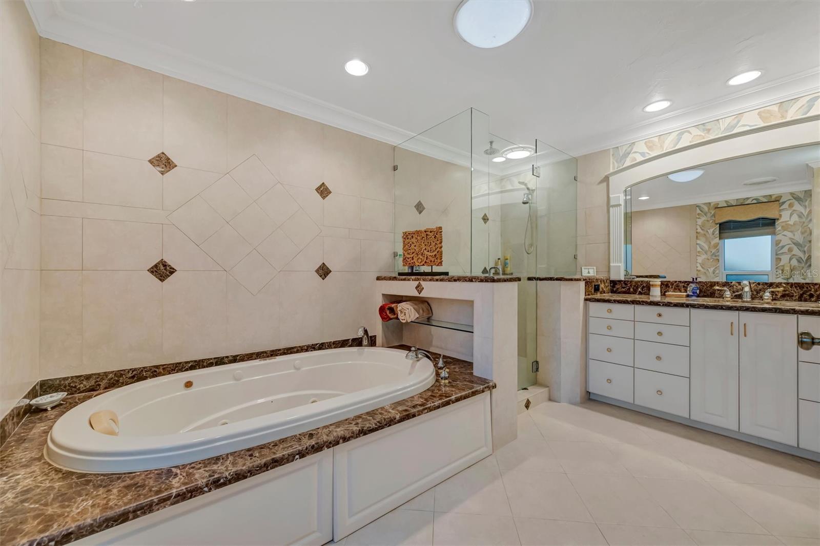 Image 14 of 40 For 4859 Greencroft Road