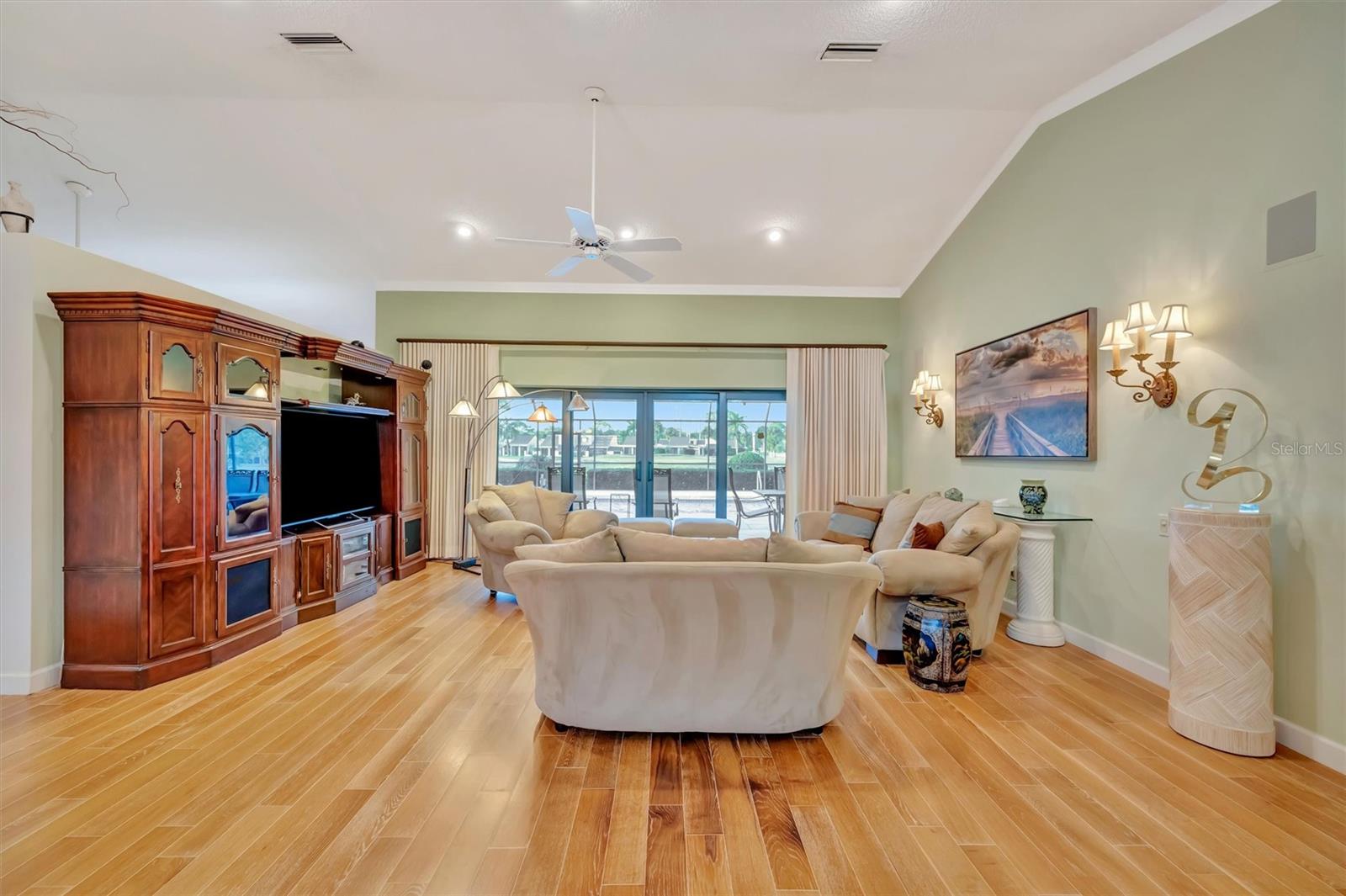 Image 8 of 40 For 4859 Greencroft Road