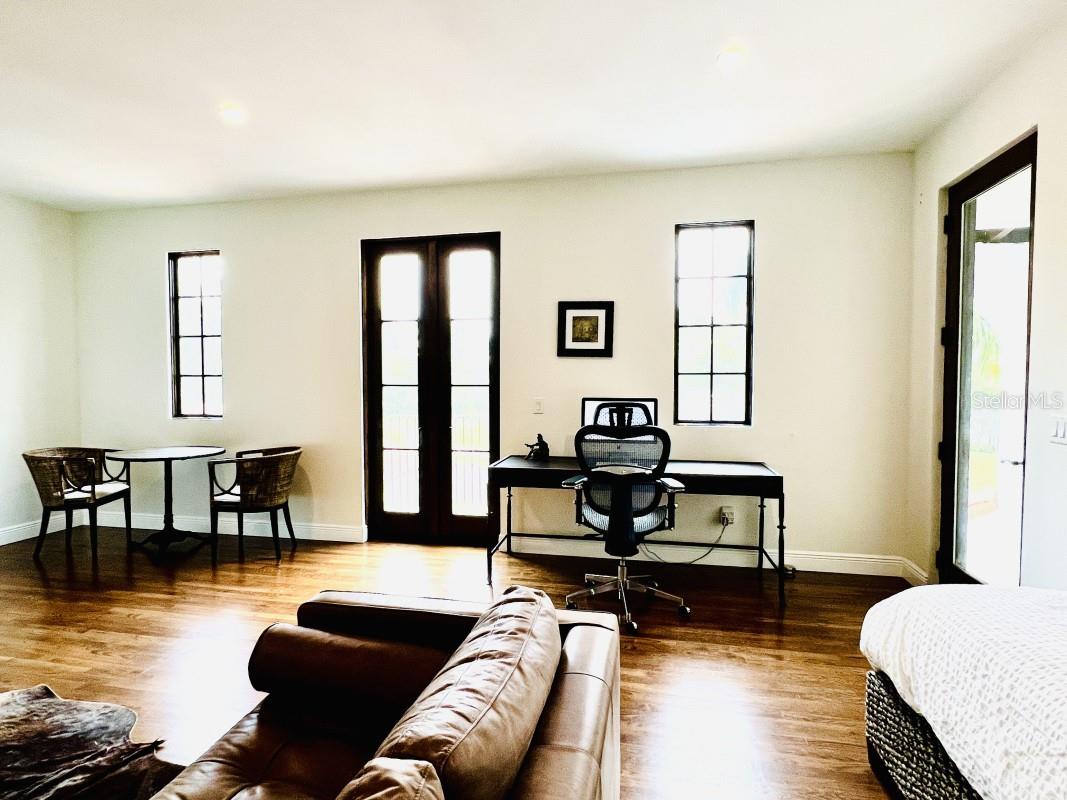 Image 26 of 27 For 1234 Ivanhoe Boulevard