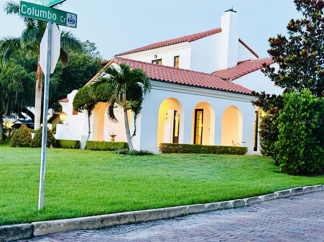 Image 3 of 27 For 1234 Ivanhoe Boulevard