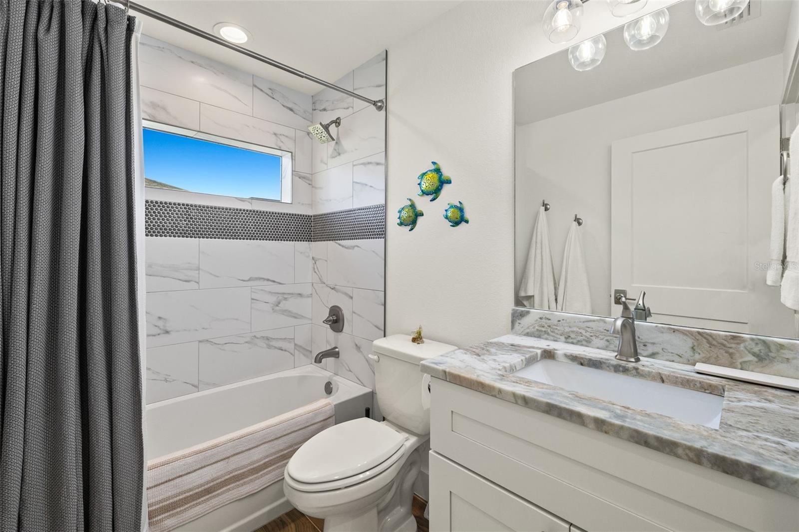 Image 22 of 37 For 25 14th Avenue