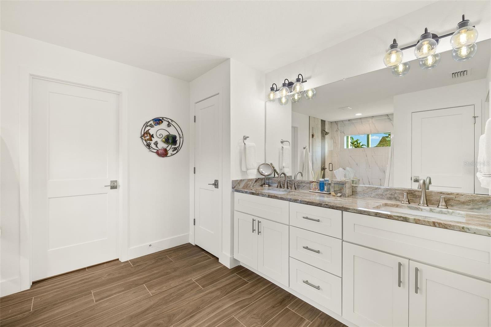 Image 25 of 37 For 25 14th Avenue