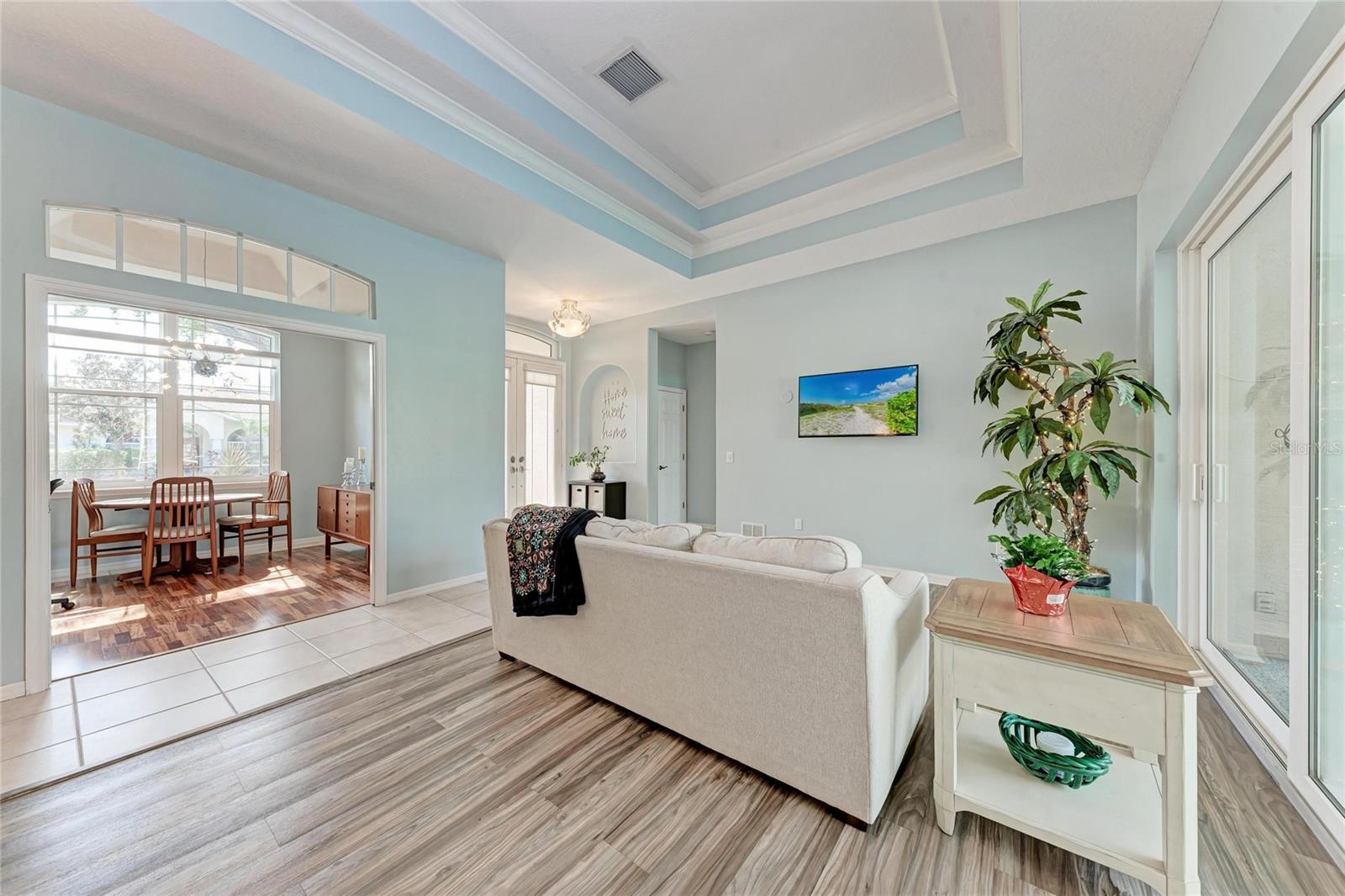 Image 10 of 50 For 4465 Mcintosh Lake Avenue