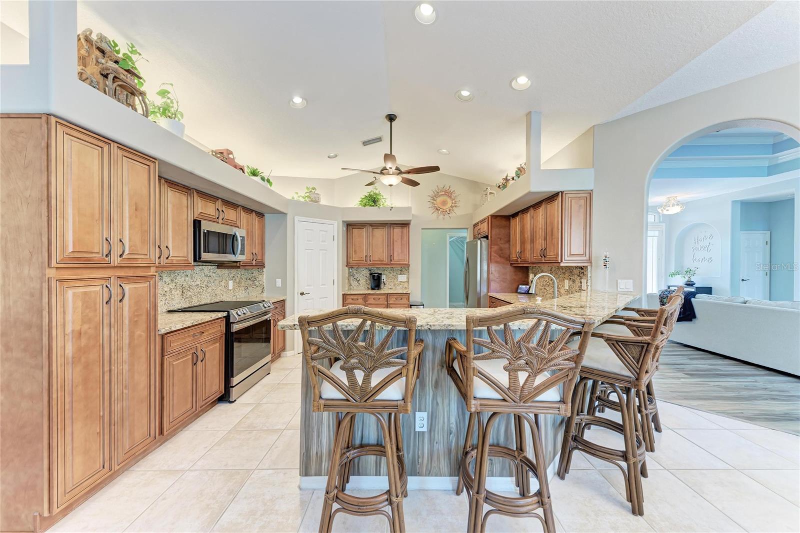 Image 16 of 50 For 4465 Mcintosh Lake Avenue