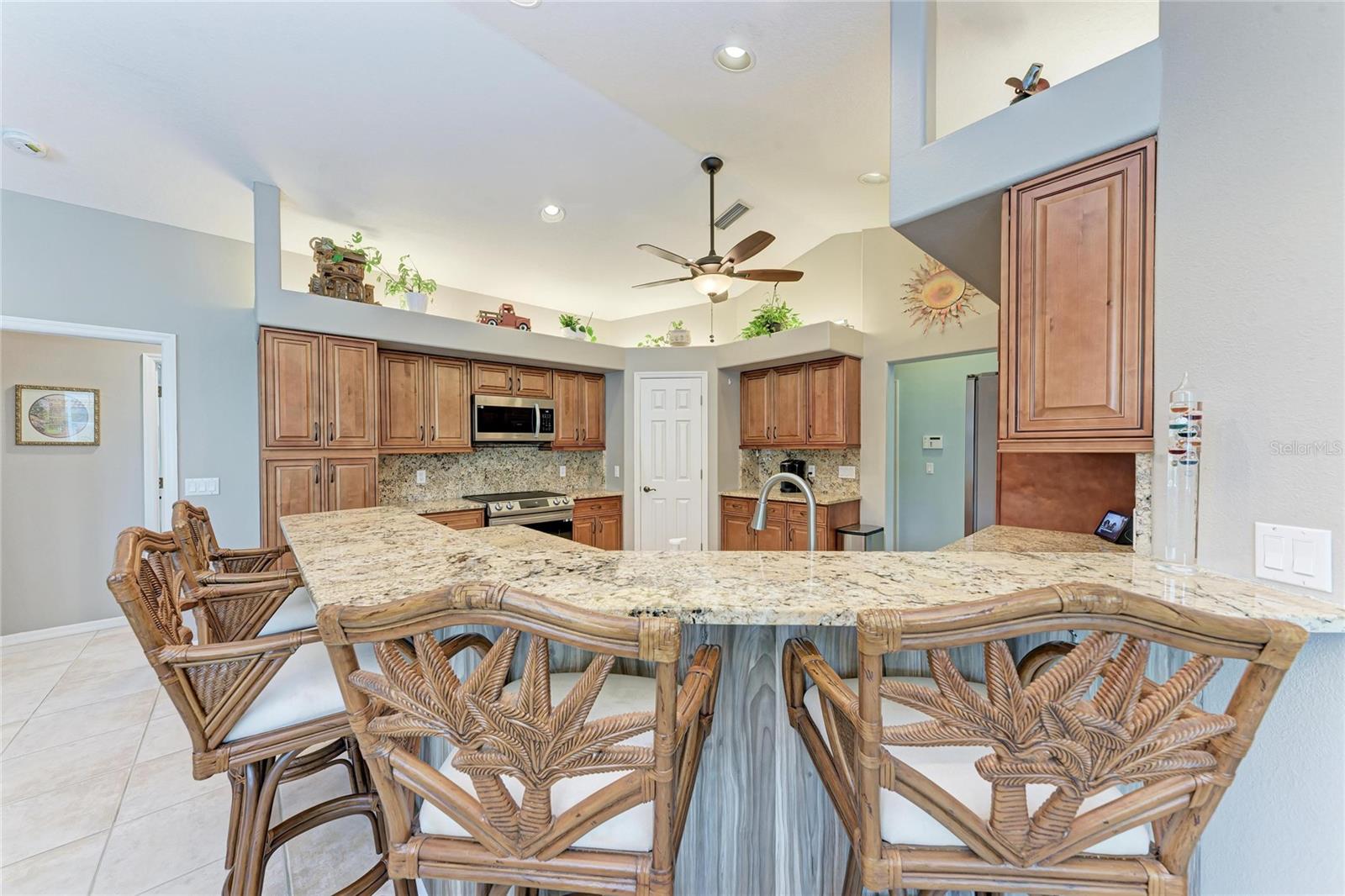 Image 17 of 50 For 4465 Mcintosh Lake Avenue