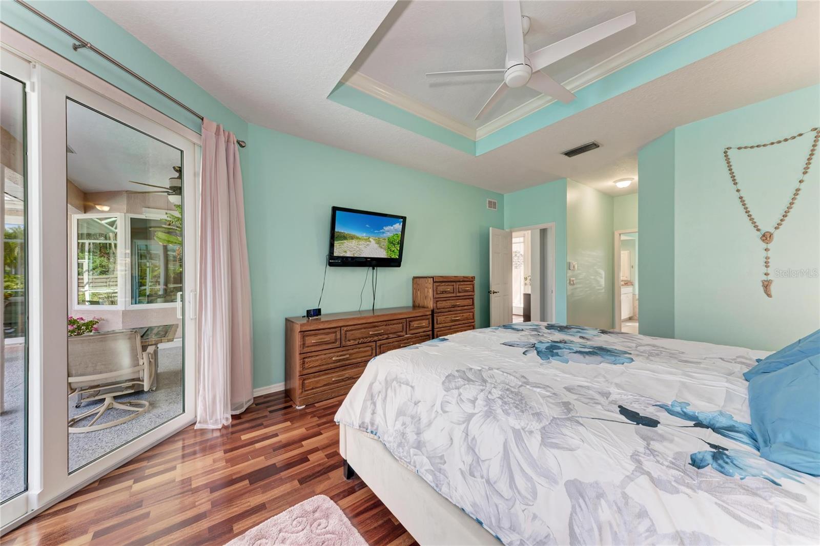 Image 25 of 50 For 4465 Mcintosh Lake Avenue