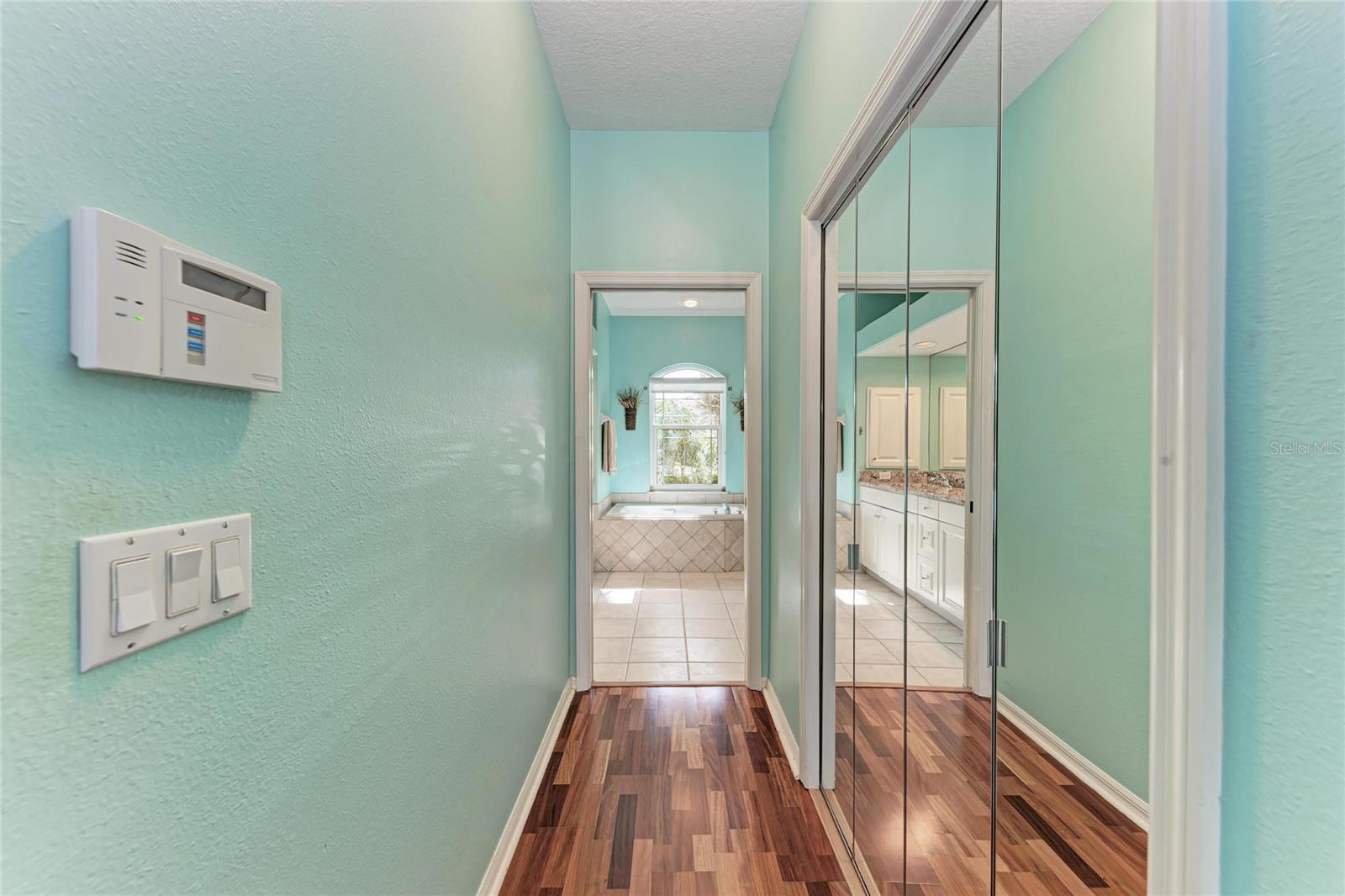 Image 28 of 50 For 4465 Mcintosh Lake Avenue