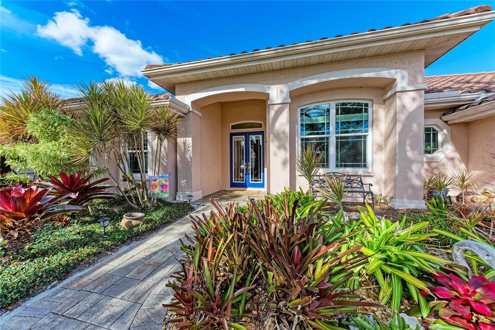 Image 4 of 50 For 4465 Mcintosh Lake Avenue