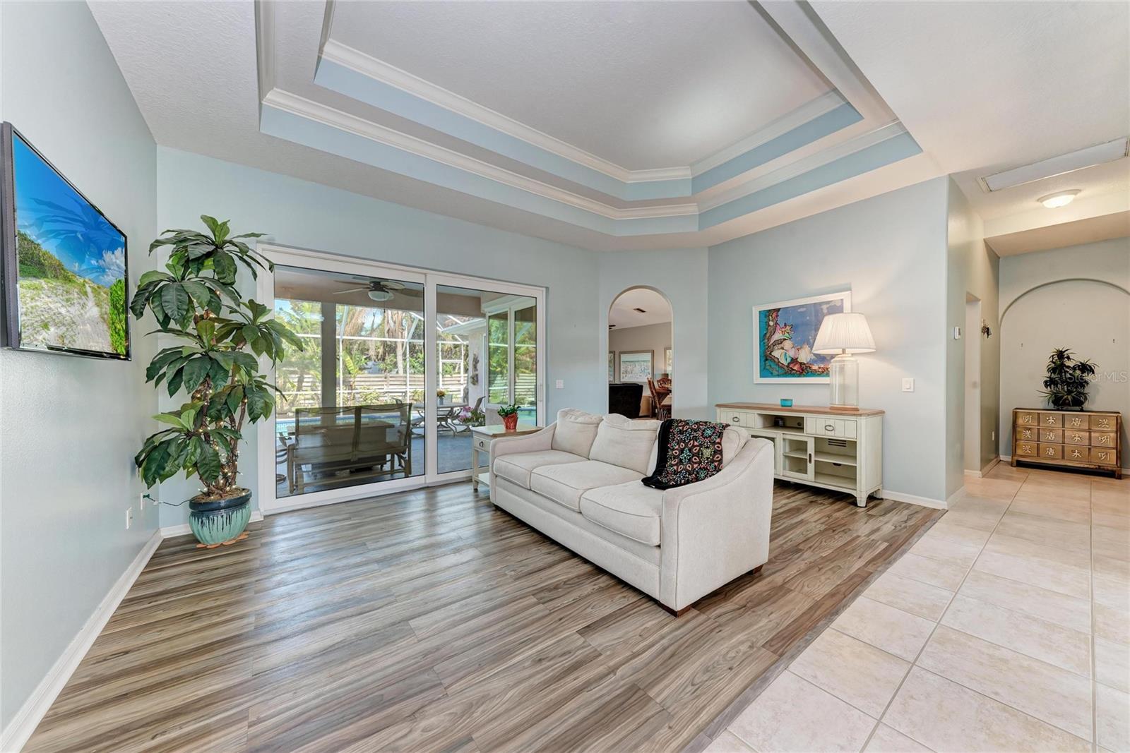 Image 7 of 50 For 4465 Mcintosh Lake Avenue