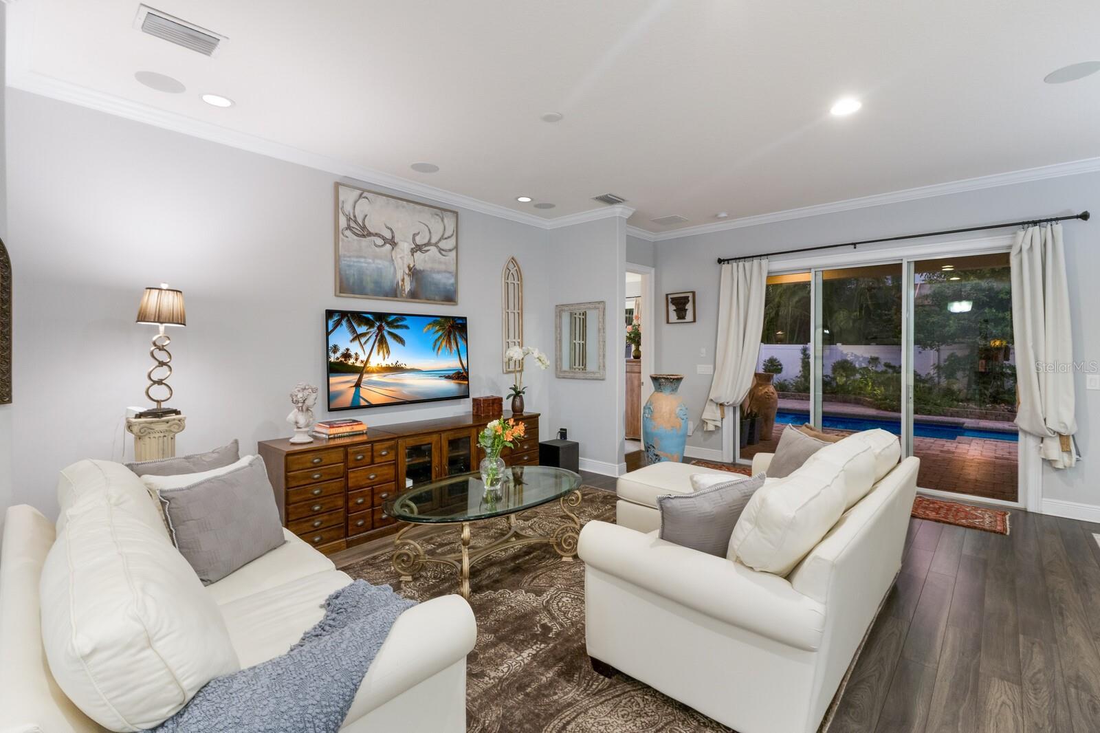 Image 10 of 58 For 1856 Hyde Park Street