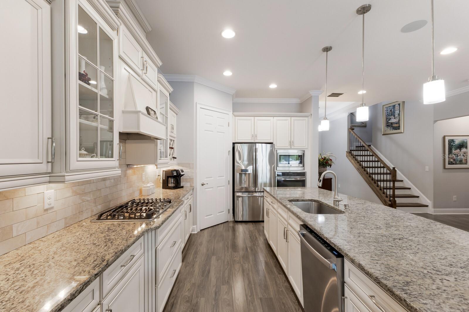 Image 14 of 58 For 1856 Hyde Park Street