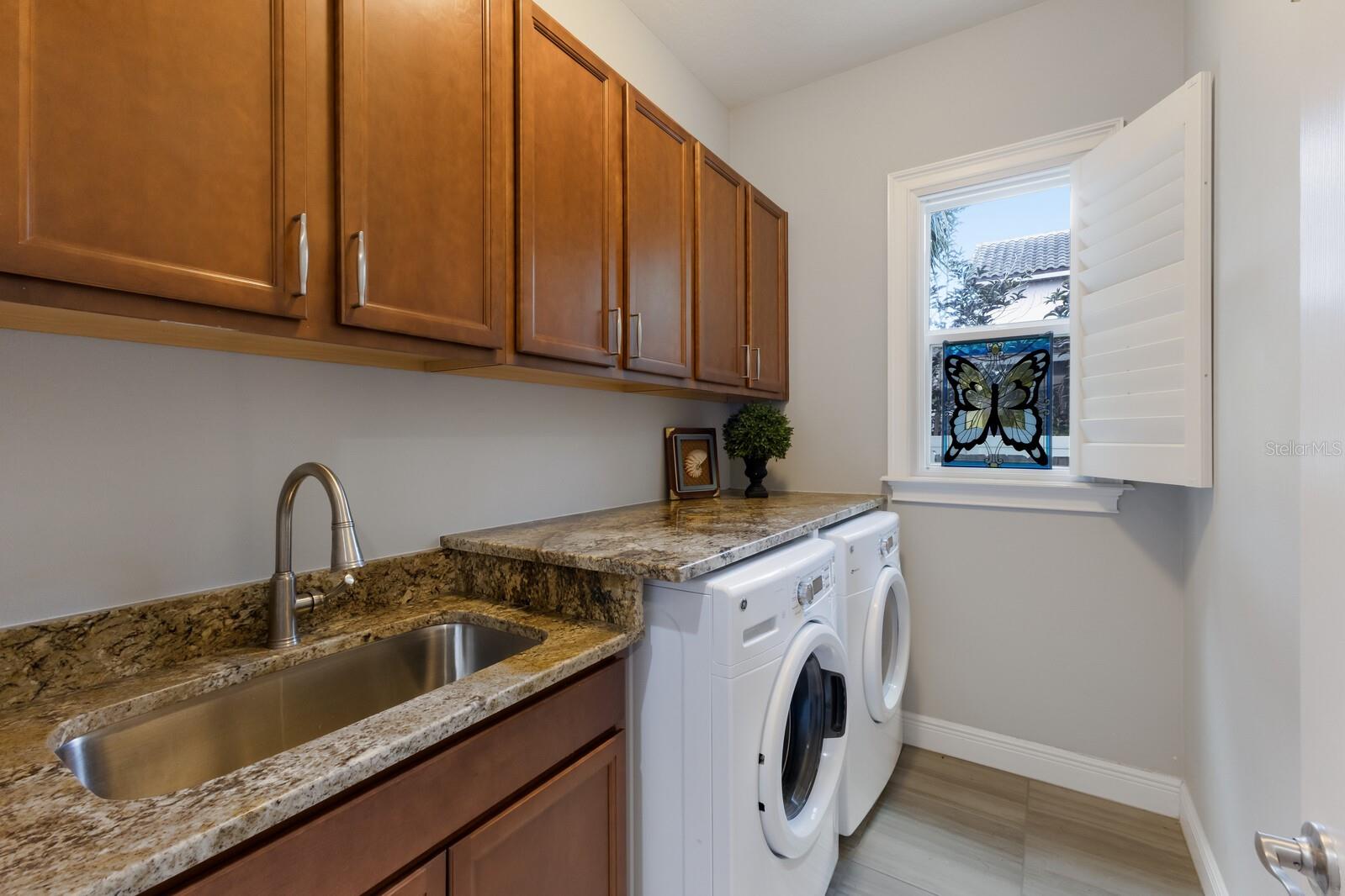 Image 19 of 58 For 1856 Hyde Park Street