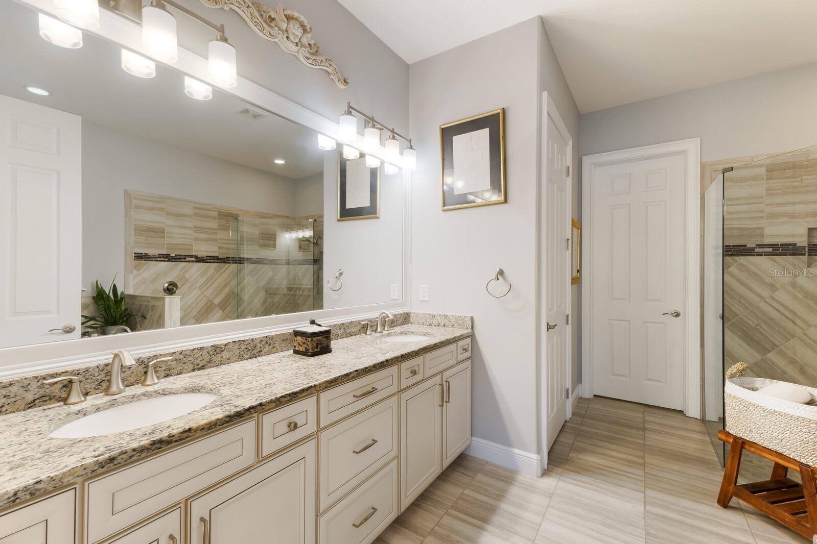 Image 22 of 58 For 1856 Hyde Park Street