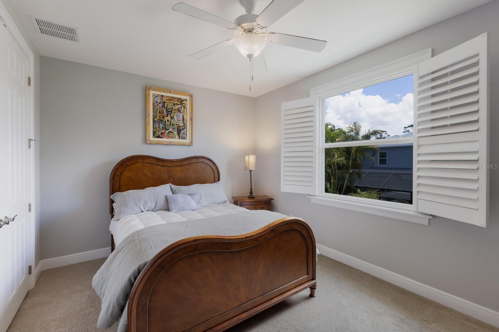 Image 28 of 58 For 1856 Hyde Park Street