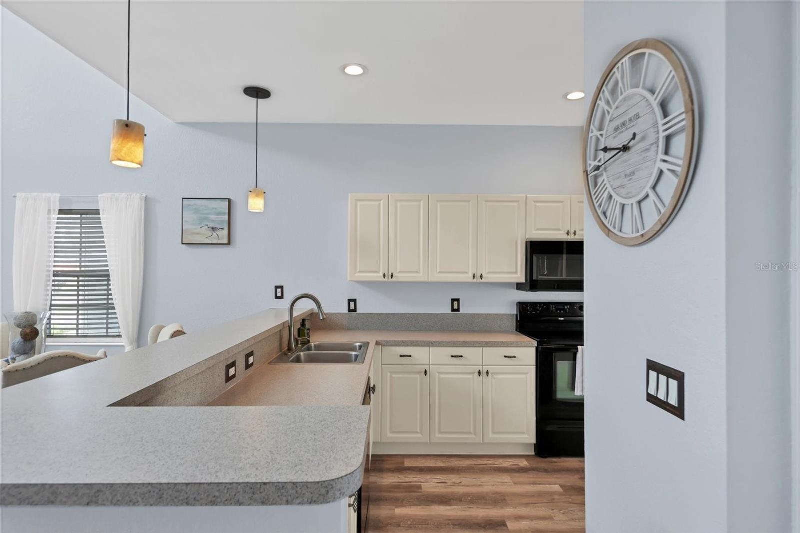 Image 13 of 41 For 2318 29th Avenue E