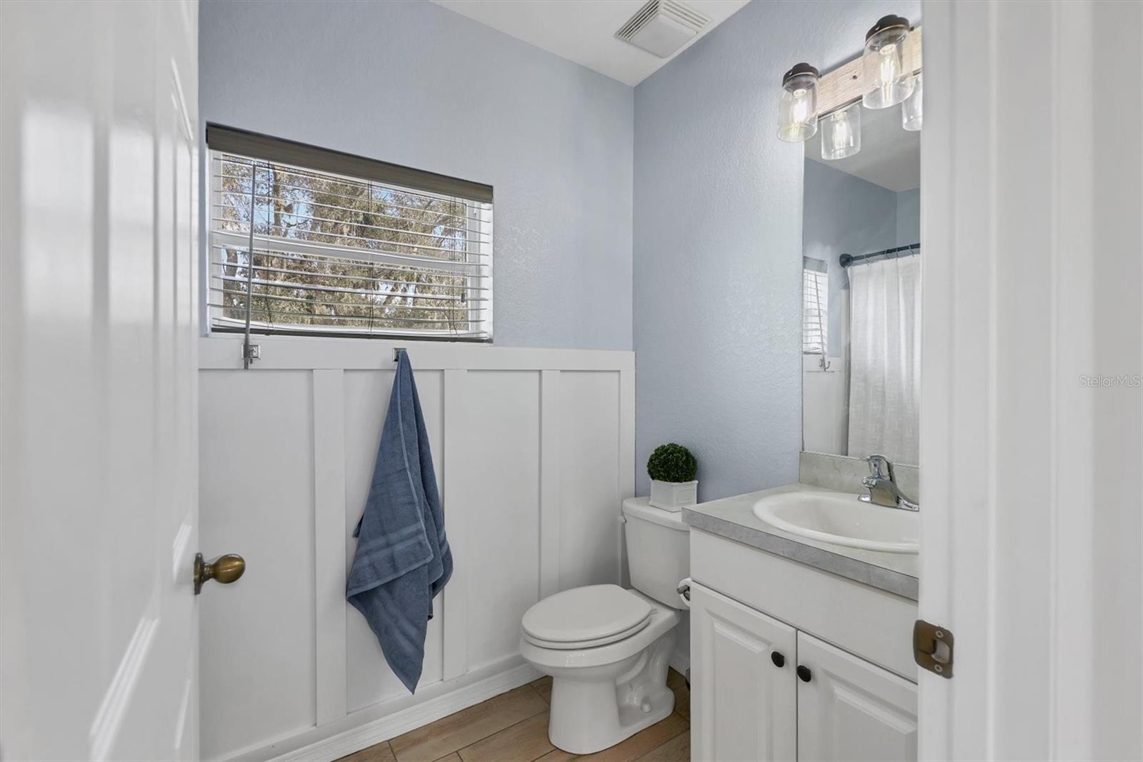 Image 34 of 41 For 2318 29th Avenue E