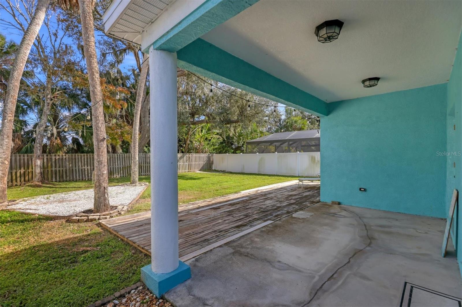 Image 36 of 41 For 2318 29th Avenue E