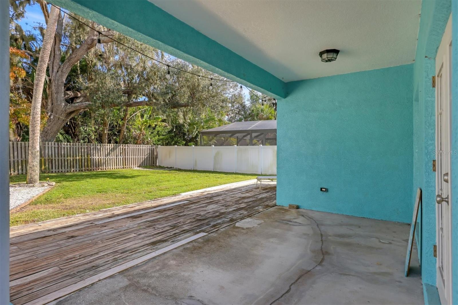 Image 37 of 41 For 2318 29th Avenue E