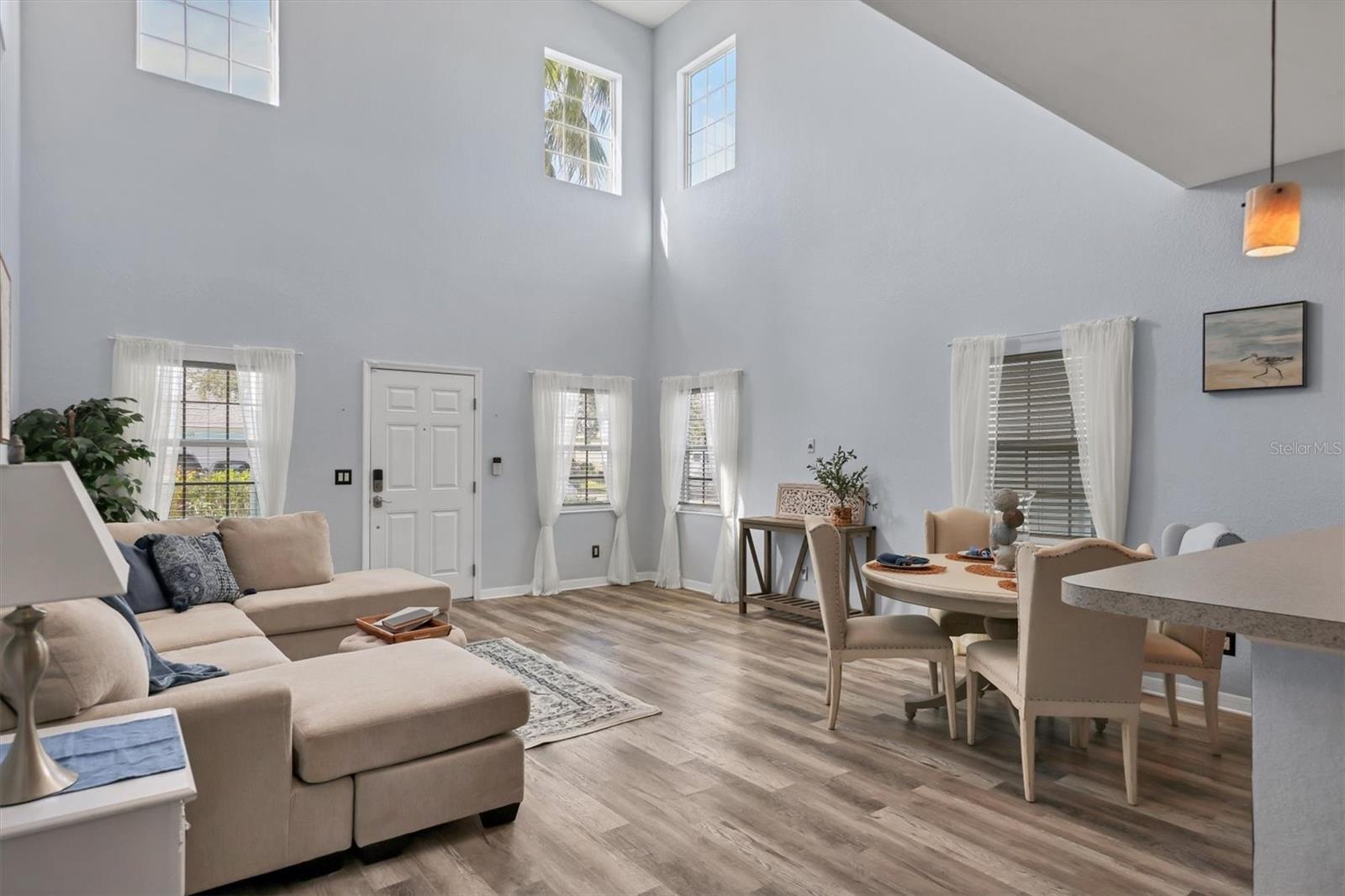 Image 5 of 41 For 2318 29th Avenue E