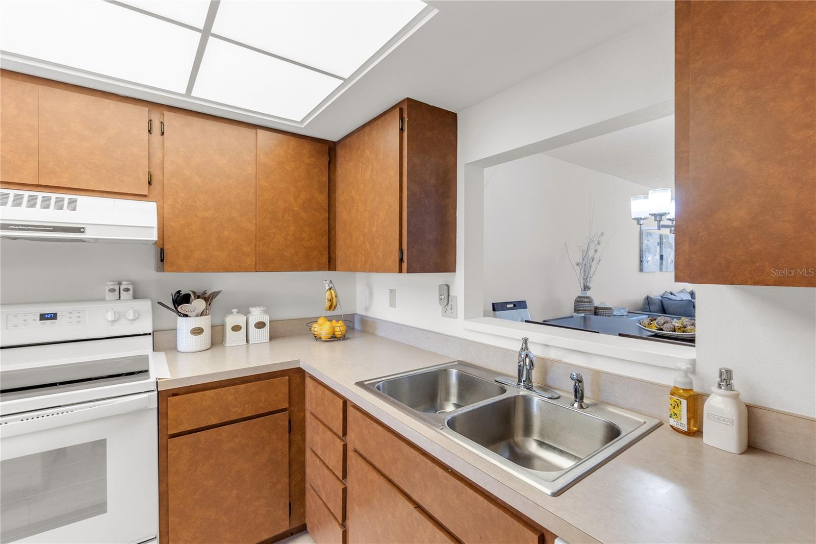 Image 13 of 43 For 7218 Cloister Drive 7218