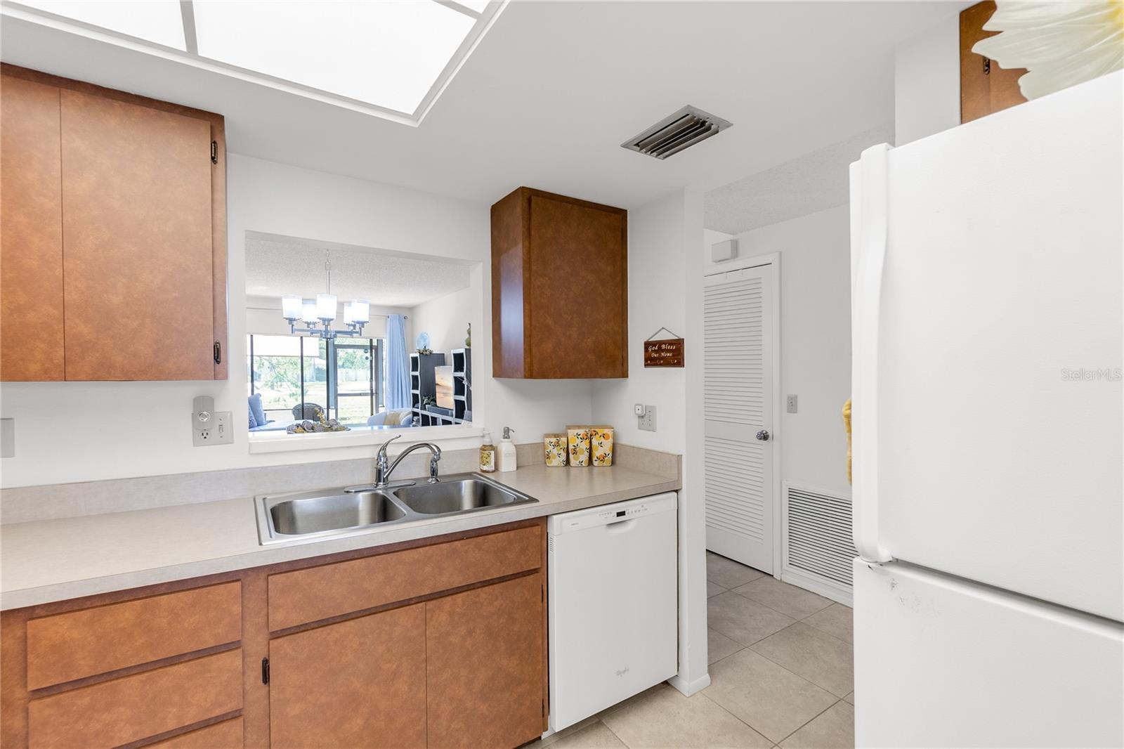 Image 16 of 43 For 7218 Cloister Drive 7218