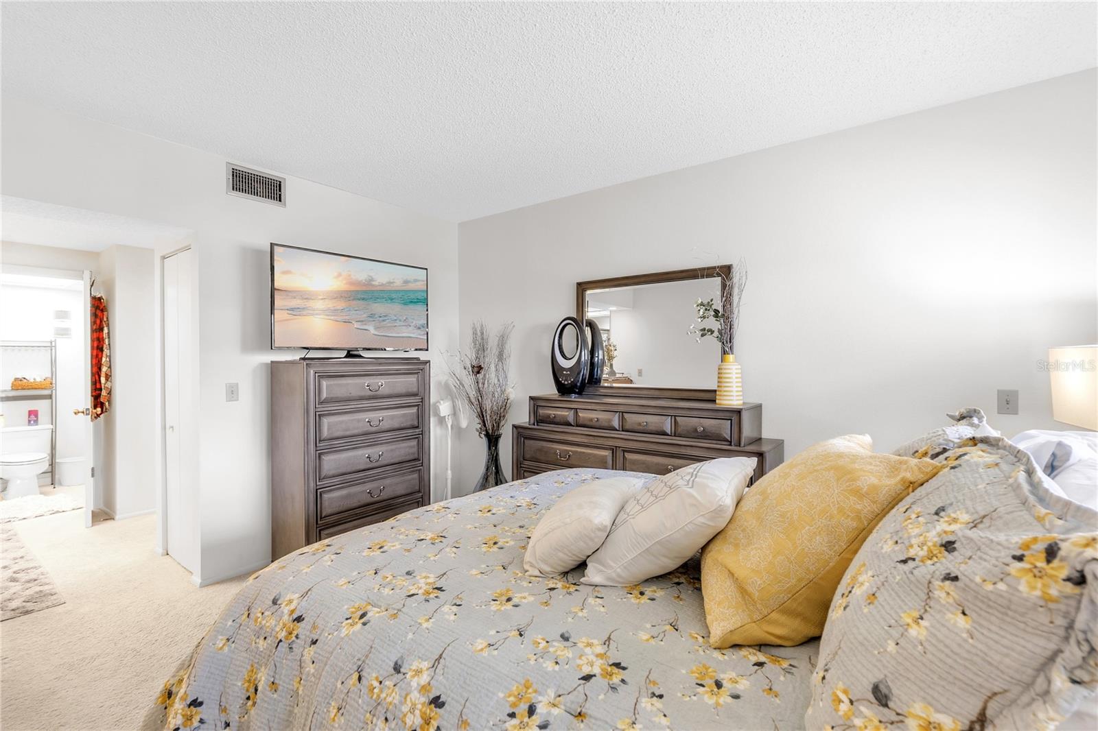 Image 23 of 43 For 7218 Cloister Drive 7218