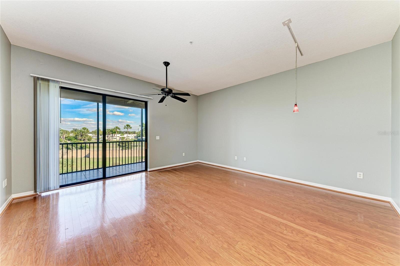 Image 5 of 44 For 7230 Hamilton Road 297