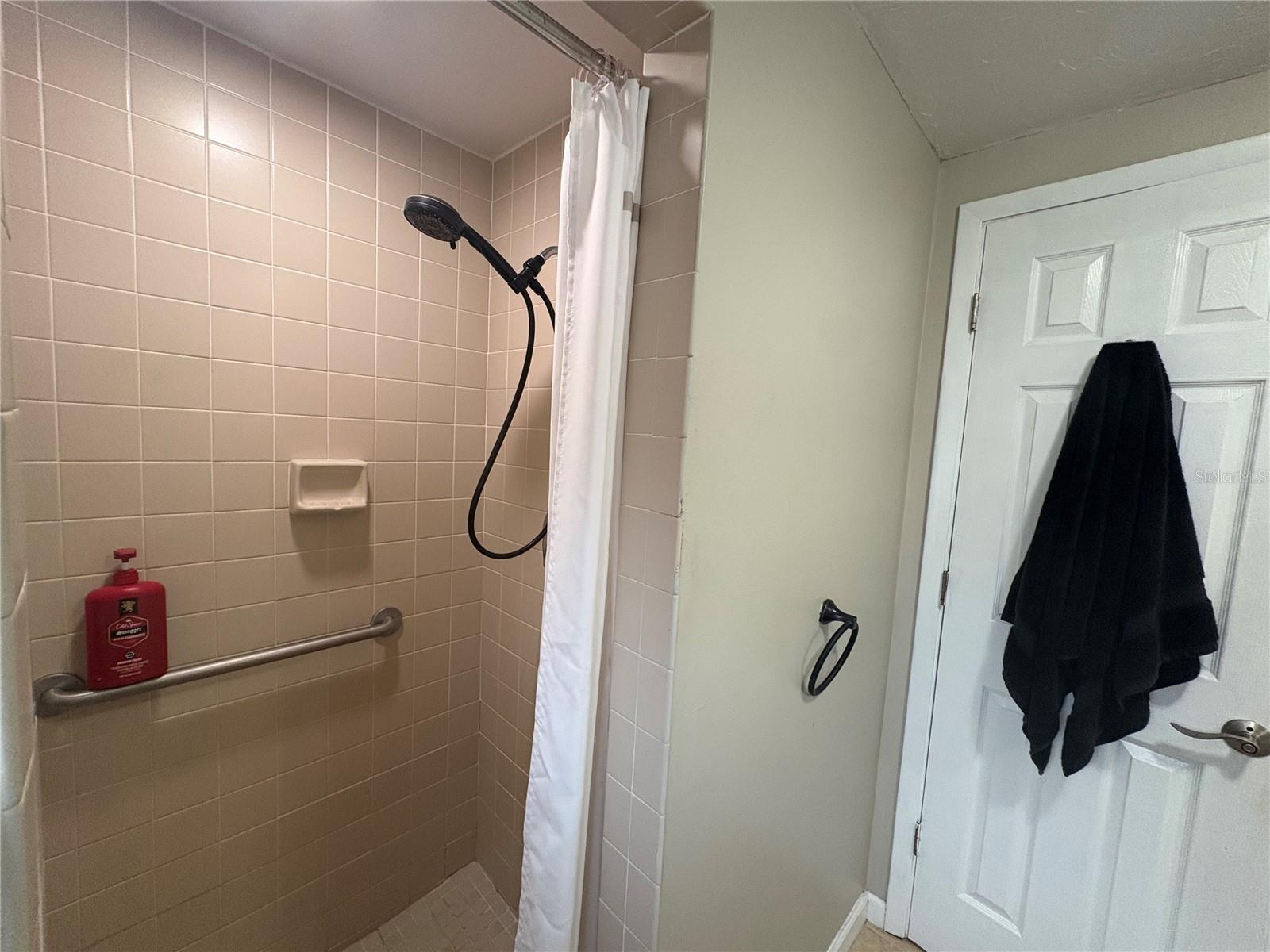 Image 18 of 27 For 3319 Shamrock Drive