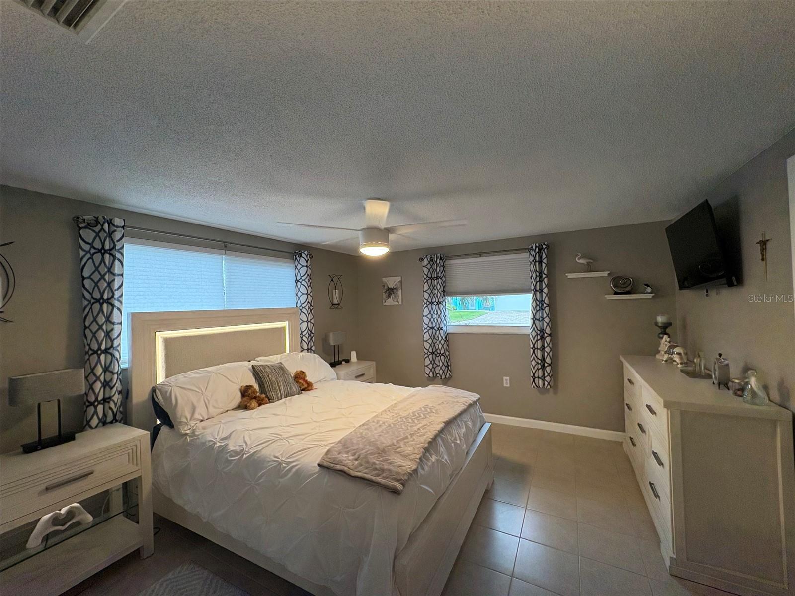 Image 19 of 27 For 3319 Shamrock Drive