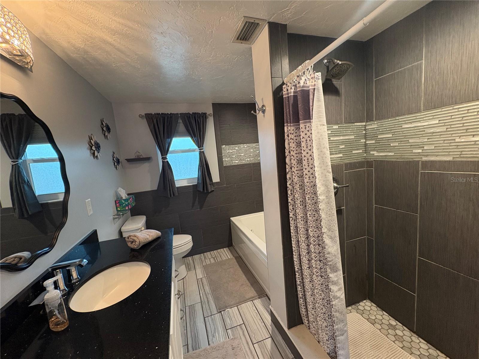 Image 21 of 27 For 3319 Shamrock Drive